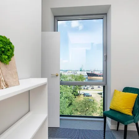 Yacht Park Rentyear 公寓